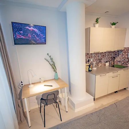 Cozy Small In A Heart Of Kunderi Street Appartement *