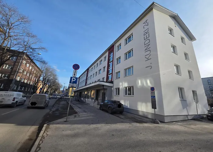 Cozy Small In A Heart Of Kunderi Street Apartment *